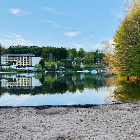 Casa de Férias Ferienhaus, Ankerplatz Am Seepark 18, Mit Kamin Und Sauna Kirchheim (Hessen)
